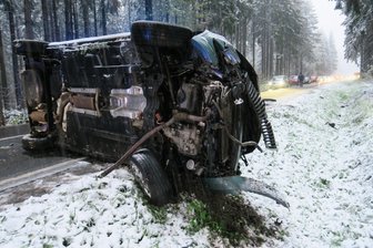Grünhain: Überschlag bei Schneefall -
