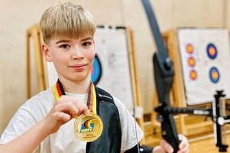 Grünhainer gibt sich zielsicher - Bogenschütze Bela Hüsgen vom FC Erzgebirge Aue ist zweifacher Sachsen- und auch schon deutscher Meister. Der elfjährige Grünhainer besitzt laut seinen Trainern eine große Auffassungsgabe.