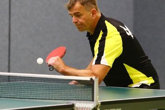 Grumbacher brechen den Bann - Rainer Tobschall vom TTV Grumbach half am Freitagabend kräftig mit, dass seine Mannschaft die ersten Saisonpunkte einspielte.