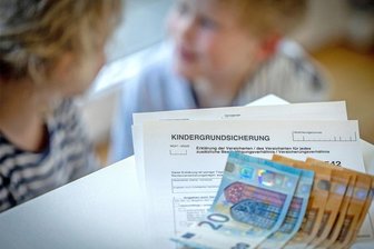 Grundsatzstreit um die Kindergrundsicherung - Die Kindergrundsicherung sollte das größte sozialpolitische Projekt der Ampel-Koalition werden. Inzwischen ist die geplante Reform zu ihrem größten Zankapfel geworden.