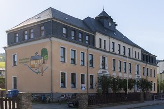 Grundschule in Königswalde zählt zu großen Projekten - Die Grundschule in Königswalde: Rund 350.000 Euro will die Gemeinde dort investieren - vor allem in brandschutztechnische Belange.