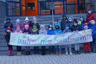 Grundschule kämpft für Sozialarbeiterin - Die Kinder setzen sich für ihre Bezugsperson ein.