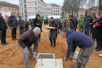 Grundstein für neues Ärztehaus - In Zwickau wurde am Mittwoch der symbolische Grundstein für ein neues Ärztehaus gelegt.