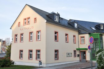 Grundsteuer 2025: Was Hartmannsdorfer Eigentümer und Mieter erwartet - Im Hartmannsdorfer Rathaus ist die Entscheidung über die Höhe der Hebesätze für die neue Grundsteuer gefallen.