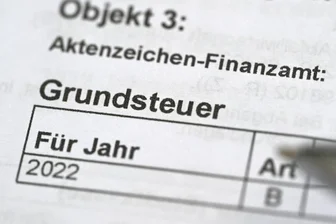 Grundsteuer: Auch Sachsen reißt die Abgabefrist selbst - Der Freistaat Sachsen wird bis zum Fristende am 31. Januar 2023 nicht einmal selbst für all seine landeseigenen Grundstücke und Immobilien erforderlichen Grundsteuer-Erklärungen abgeben können.