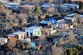 Grundsteuer: Gartenlaube ist anzugeben - Auch Schrebergärten können unter Umständen grundsteuerpflichtig werden. Darum kümmern muss sich in der Regel der Eigentümer. 