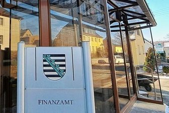 Grundsteuererklärung: Womit Säumige jetzt rechnen müssen - Das Finanzamt Zschopau hat mit 10.000 Feststellungsbescheiden erst gut ein Drittel der Fälle abgearbeitet.