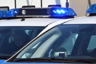 Gruppe belästigt Syrer - Mann schlägt um sich -