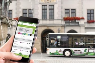 Gruppenfahrten nicht garantiert - Fahrscheinautomat für die Hosentasche und nützlicher Begleiter für Nutzer von Bussen und Bahnen im Vogtland: Der Verkehrsverbund rät zur Nutzung seiner App VVV mobil. Auch das 9-Euro-Ticket ist darüber erhältlich.