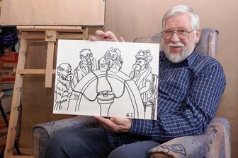Gustavs geniale Idee: Aus Geschwafel Energie gewinnen - Puppenspieler Heinrich Schulze mit der für Talkshows besonders geeigneten Quasselstromanlage. Gustavs Erfindung, die in Folge 7 allerdings erst einmal genehmigt werden sollte ...