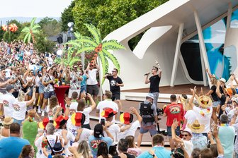 Gute Laune fürs Land - "Fernsehgarten" wird 40 - Der "Fernsehgarten" feiert auch gerne Motto-Partys - etwa "Mallorca vs. Oktoberfest". (Archivbild)