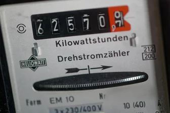 Gute Nachricht für viele Zwickauer Stromkunden: Versorger senkt die Preise - Strom wird ab Anfang Januar bei der Zwickauer Energieversorgung deutlich billiger. Es ist die erste Preissenkung seit mehreren Jahren.