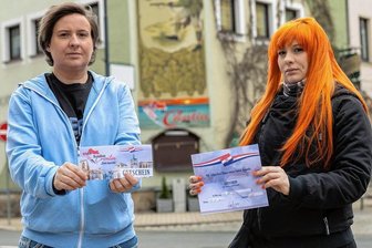 Gutscheine verkauft und dann verschwunden: Gäste der Falkensteiner Jägerhalle fühlen sich von Wirt geprellt - Die Schwestern Sindy (33/links) und Stefanie (26) Lehmann haben ihrer Mutter einen Restaurant-Gutschein geschenkt, der nun nicht mehr eingelöst werden konnte. Die Familie fühlt sich vom Wirt geprellt.