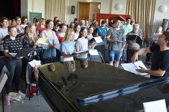 Gymnasiasten geben Show den letzten Schliff -