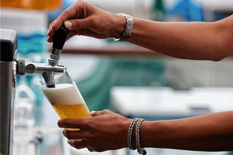 Haben Brauereien im Vogtland noch genug Kohlensäure? - Ein Mangel an Kohlensäure bremst deutsche Brauer und Mineralwasserhersteller derzeit aus. Vor allem kleineren Brauereien bereitet das Sorge.