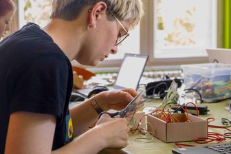 Hack-Day im Pi-Haus Freiberg: Warum diese Kurse nur für Mädchen sind - Elli ist eine von 16 Teilnehmerinnen am Hack-Day im Pi-Haus in Freiberg.