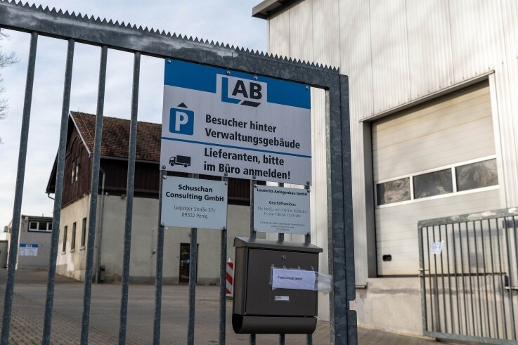 Hackerangriff versetzte Anlagenbauer Leuteritz aus Penig den Todesstoß - Die Peniger Firma LAB Leuteritz gibt es nach der Insolvenz nicht mehr. Die Schilder werden demnächst ausgetauscht. 