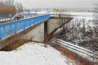 Hält in Mutzscheroda mal ein Zug? - Der Wechselburger Andreas Meinhold hat Ideen für die Bahnstrecke von Rochlitz nach Narsdorf. Er kann sich im Bereich "Grüne Tanne" einen Haltepunkt vorstellen, zum Beispiel am Abzweig nach Carsdorf.