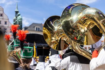 Hätten Sie’s gewusst? Das sind die Antworten zum Freiberger Bergstadtfest-Quiz - Ein Foto von der Bergparade beim 37. Bergstadtfest Freiberg.