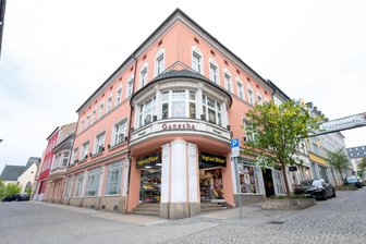 Hätten Sie’s gewusst? Hier befand sich einst ein stadtbekanntes Plauener Kino - Das markante Eck-Gebäude nahe dem Klostermarkt in Plauen beherbergte zuletzt ein indisches Restaurant. Früher befand sich darin ein Kino.