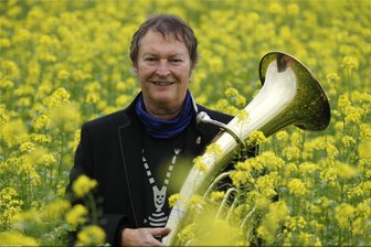 Haindling, Nik P., Chris de Burgh: Tipps für das Wochenende im oberen Vogtland - Weltmusik aus Bayern im Vogtland: Hans Jürgen Buchner und seine Band Haindling gastieren am Freitag im Naturtheater Bad Elster.