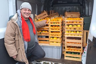 Hainichen: Genossenschaft bringt Früchte nach Sachsen – mit Integrationsarbeit - Maurizio Zavaglia, Präsident der „Cooperativa Nelson Mandela“, bringt süditalienische Früchte nach Hainichen.