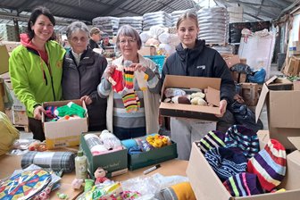 Hainichen hilft der Ukraine: Geschenke für Weihnachten - Auch im Vorjahr wurden in Hainichen schon Geschenke für die Ukraine gepackt.