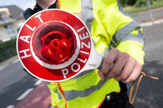 Hainichen: Kontrollaktion auf der A 4 – Drogen und unerlaubte Fahrt - Bei einer Großkontrolle auf der A 4 überprüften 80 Einsatzkräfte 110 Fahrzeuge.