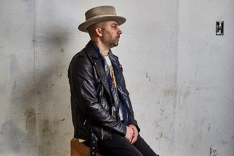 Hainichen: US-Musiker Jonah Smith startet Tour in Schlegel - Soulige Stimme, virtuoses Tastenspiel - das ist Jonah Smith aus New York.