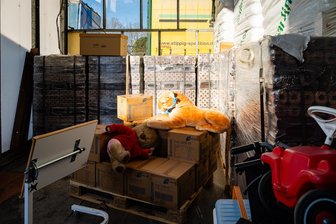 Hainichen: Verein Communitas schickt drei Hilfstransporte in die Ukraine - Der Verein Communitas aus Hainichen hat Hilfsgüter für die Ukraine verladen.