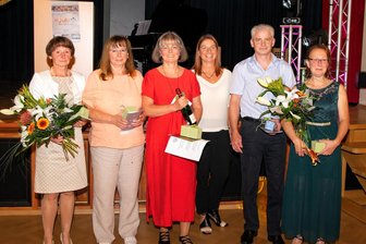 Hainichener Turner feiern großes Jubiläum - Wurden mit den Ehrennadeln des Landessportbundes ausgezeichnet (v.l.): Christine Schluttig, Bettina Bretschneider, Beate Prenzel, Janett Wolf (Vorstand), Falk Urbanski und Annett Höhn. 