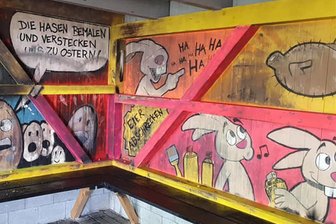Hakenkreuze an Jugendclub in Kirchberg geschmiert - Der nun beschmierte Holzschauer wurde vor gut zwei Jahren sogar von Unbekannten angezündet.