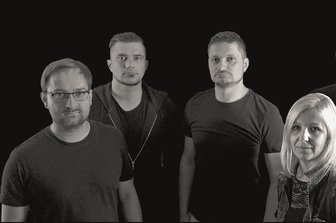 Halb so wild: Band aus dem Vogtland mit neuem Album - Die Band Halb so wild aus Markneukirchen - Enrico Geipel (Drums, Vocals), Michael Biedermann (Lead Guitar), Lars Thomä (Rhythm Guitar), Georg Blumenstein (Bass) und Sängerin Stephanie Geipel.