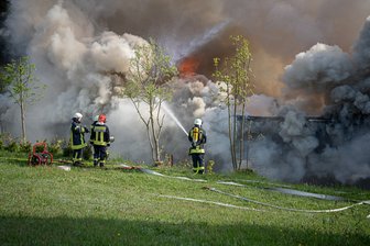 Halbe Million Euro Schaden bei Brand in Holz- und Spänelager -