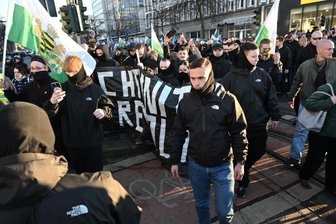 Halbes Jahr nach Überfall der „Chemnitz Revolte“ auf eine Bar: So laufen die Ermittlungen - Die Gruppe hatte auch gegen die Eröffnung der Kulturhauptstadt demonstriert.