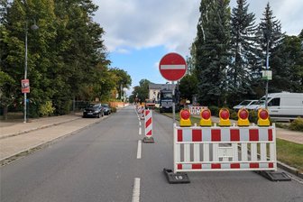 Halbseitige Sperrung von Bundesstraße im Erzgebirge verlängert - Die B 180 in Lugau ist halbseitig gesperrt.