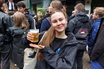 Halbzeit für Studium in Mittweida: Anspruchsvoller als erwartet - Eileen Ropat studiert Medienmanagement in Mittweida und feierte jetzt mit beim Bergfest.
