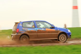 Halbzeit im Schottercup: Diese Teams aus dem Erzgebirge wollen’s wissen - Andreas Schramm und Sindy Schneider vom MC Grünhain nehmen diesen Sonnabend im VW Polo GTI die Roland-Rallye unter die Räder.