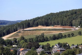 Haldensanierung in Raschau: Gemeinde steht unter enormem Finanzdruck - Die Sanierung der Halde in Raschau kostet die Gemeinde nicht nur Millionen, sondern erfordert starke Nerven.