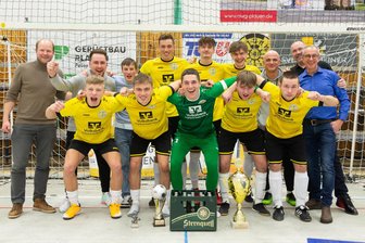 Hallen-Stadtmeisterschaft: Beim Spektakulären Fußballturnier soll auch einer Legende gedacht werden - Schafft es der VFC Plauen wieder, den Stadtwerke-Cup zu verteidigen?