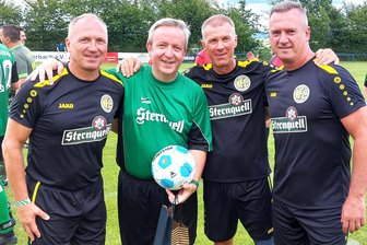 Hallenmasters statt Oberliga: VFC Plauen lädt zum Ü-50-Turnier mit vielen altbekannten Namen - Heiko Riedel, Jan Gerbeth, Marco Hölzel und Catalin Popa (von links) freuen sich auf das Hallenmasters am Samstag.