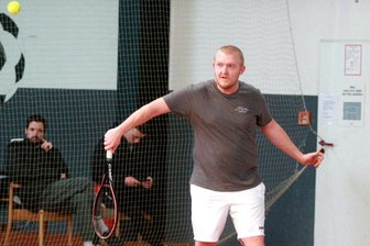 Hallentennis: Für die Oelsnitzer ist der TC Plauen auch diesmal eine Nummer zu groß - Schon im Hinspiel waren die Oelsnitzer um Christoph Dietzsch (Foto) chancenlos. Diesmal war es nicht anders.