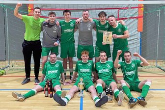 Hallenturniere beim TSV Penig: Zwei Siegerpokale bleiben bei den Gastgebern - Die Fußballer des SV Herrenhaide gewannen das Hallenturnier bei den Männern des TSV Penig.