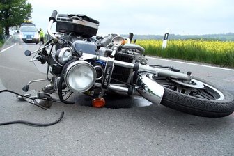 Halsbach: Bikerin schwer verletzt - 