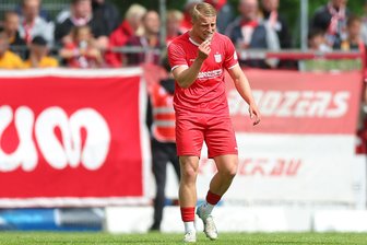 „Halt die Fresse!“ Hat sich Theo Martens mit seinem Ausraster um einen neuen Vertrag beim FSV Zwickau gebracht? - Zwickaus Heißsporn Theo Gunnar Martens erhielt in Meuselwitz seinen zweiten Platzverweis in dieser Saison.