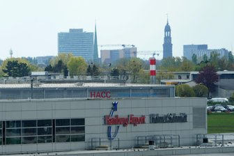 Hamburger Flugverkehr ausgesetzt nach Kleinflugzeug-Landung - Der Hamburger Flughafen musste nach einer kleinen Bruchlandung eines Kleinflugzeuges kurzzeitig für alle Starts und Landungen geschlossen werden. (Archivbild)