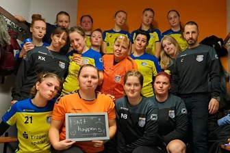 Handball: Annabergerinnen wollen Knoten platzen lassen - Die Enttäuschung nach dem 17:30 bei der HSG Sachsenring war groß bei den Frauen des HC Annaberg-Buchholz. Am Wochenende wollen sie es besser machen, damit das Fazit nicht wieder lautet: „Shit happens.“