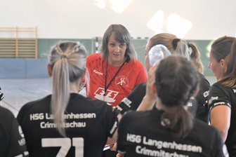 Handball-Oberliga: HSG Langenhessen/Crimmitschau grüßt nach dem ersten Spieltag von ganz oben - HSG-Trainerin Corina Cupcea konnte mit dem ersten Punktspiel ihrer Mannschaft in dieser Saison zufrieden sein.