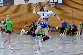 Handball-Oberliga: Jugend bringt Marienberg zurück an die Tabellenspitze - In ihrem ersten Spiel für die Marienberger Frauen-Mannschaft erzielte die 16-jährige Laura Meyer, hier zu sehen im Trikot der B-Jugend, vier Tore.