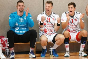 Handball-Regionalliga: Dauerbrenner des HC Einheit Plauen denkt nicht ans Aufhören - Maximilian Krüger (Mitte) freut sich auf die kommenden Aufgaben beim HC Einheit Plauen.